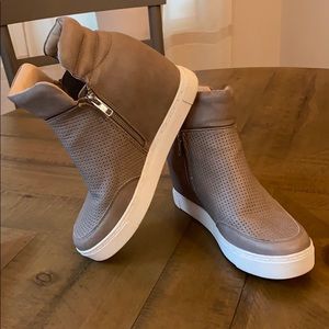 Steve Madden Wedgie Beige